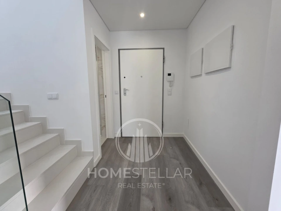 Moradia T4 para Venda em Fernao Ferro Foto 5