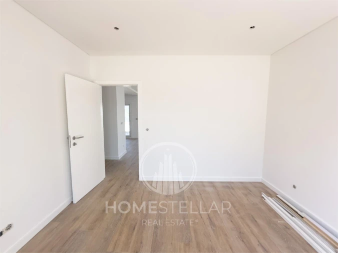 Moradia T4 para Venda em Fernao Ferro Foto 10