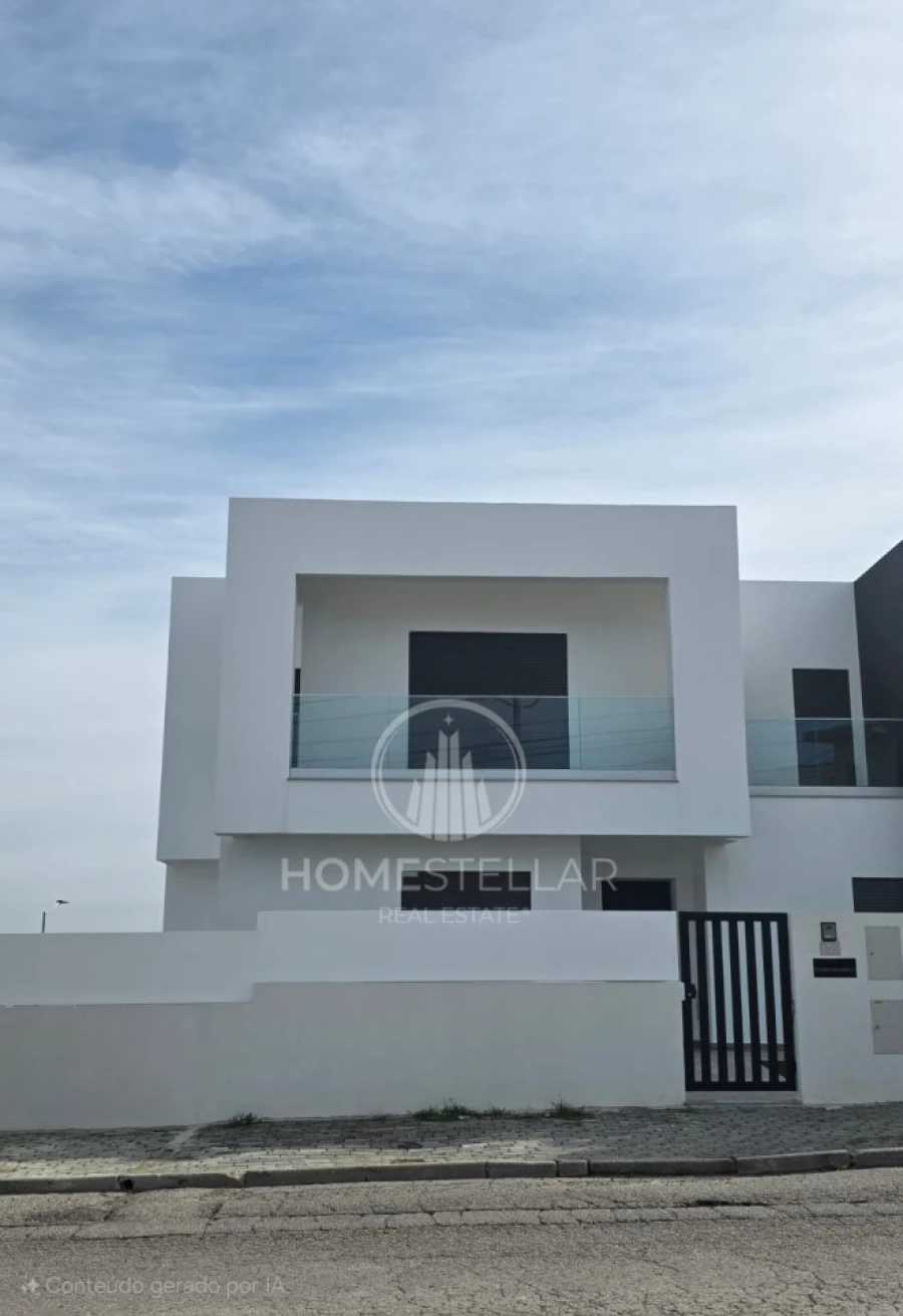 Moradia T4 para Venda em Fernao Ferro Foto 45