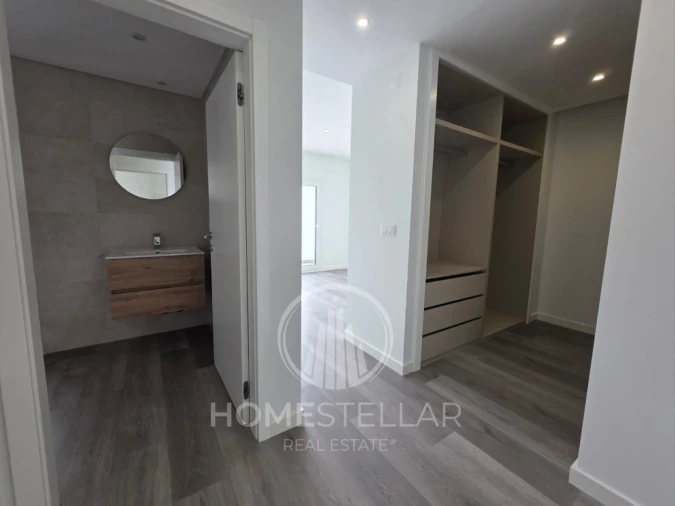 Moradia T4 para Venda em Fernao Ferro Foto 15