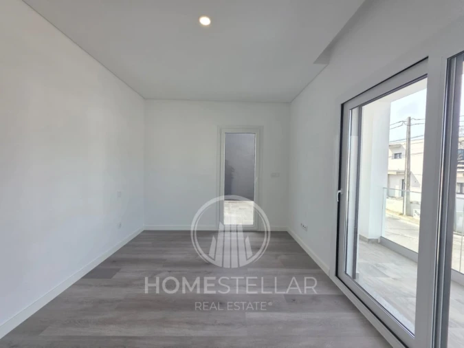 Moradia T4 para Venda em Fernao Ferro Foto 30