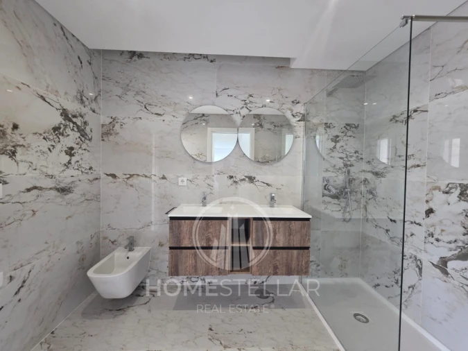 Moradia T4 para Venda em Fernao Ferro Foto 40