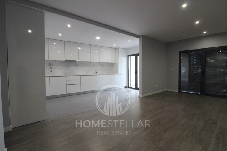 Apartamento T3 para Venda em Corroios Foto 3