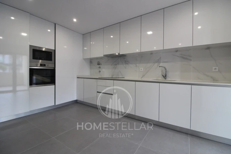 Apartamento T3 para Venda em Corroios Foto 3