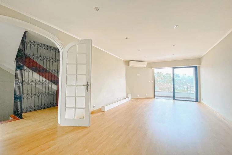 Apartamento T4 para Venda em Cascais e Estoril Foto 3