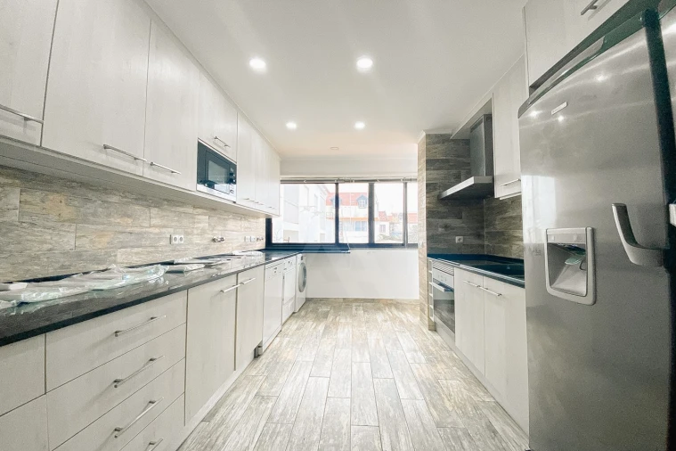 Apartamento T4 para Venda em Cascais e Estoril Foto 7