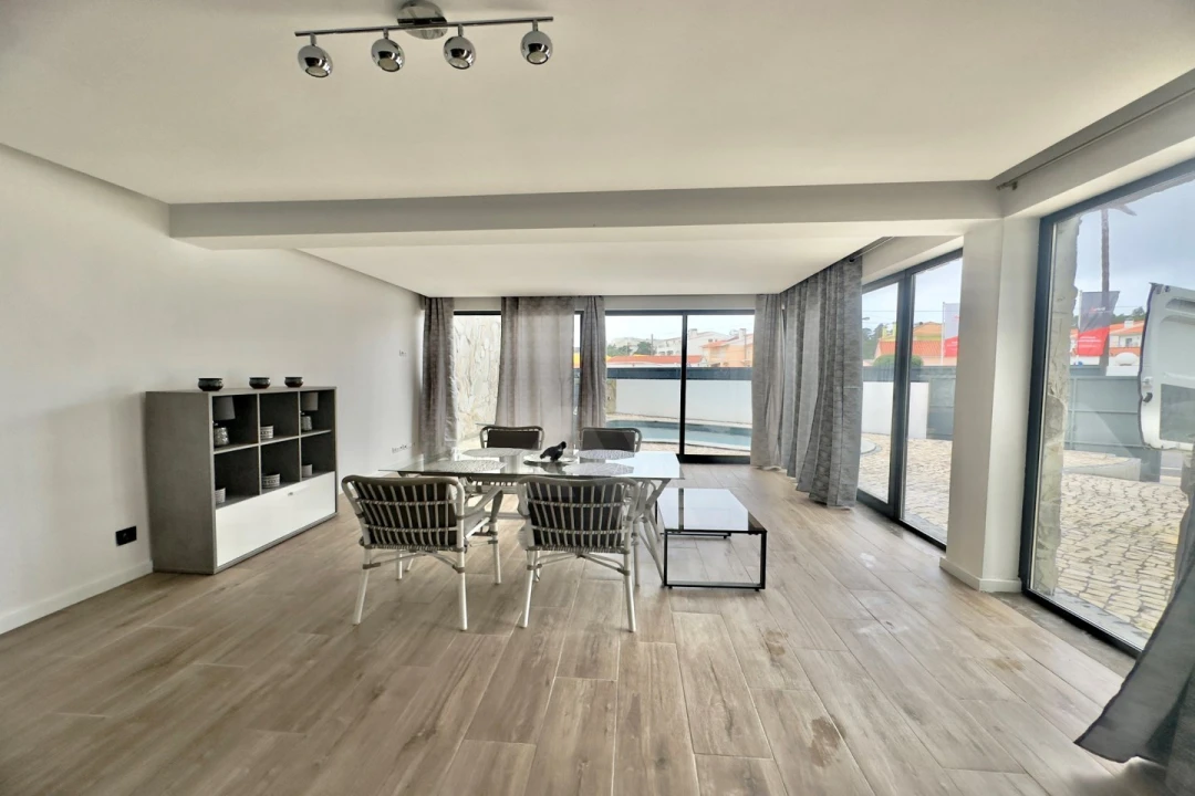 Moradia T3 para Arrendamento em Alcabideche Foto 2