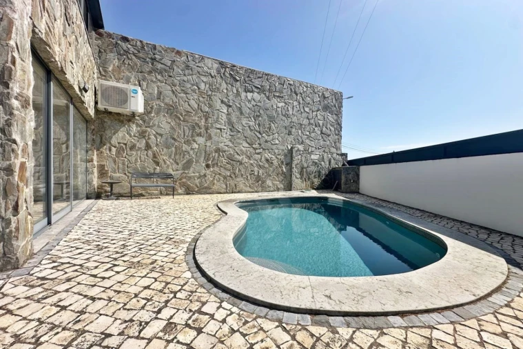 Moradia T3 para Venda em Alcabideche Foto 30