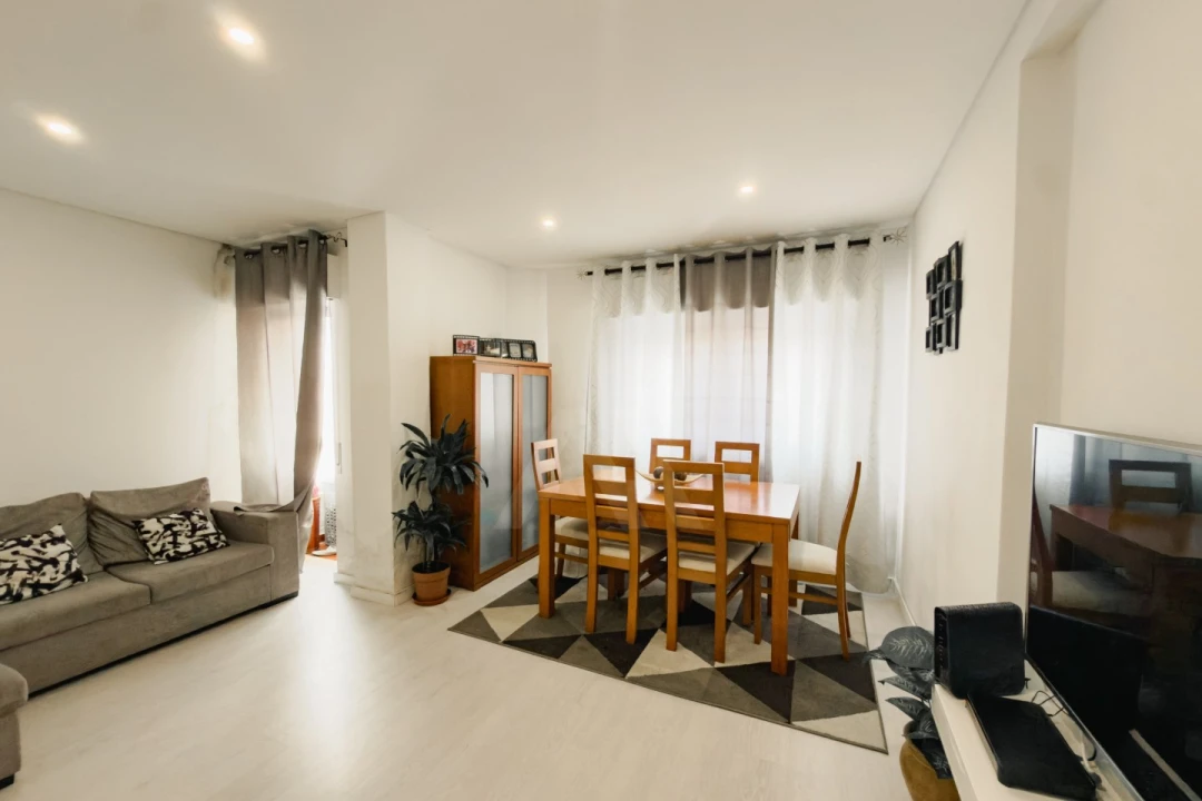 Apartamento T3 para Venda em Agualva e Mira-Sintra Foto 8