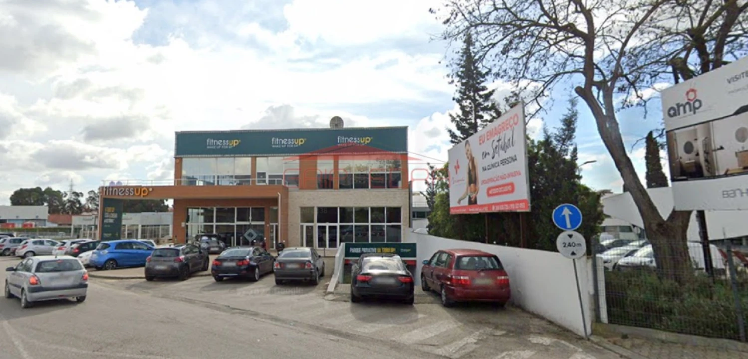 Loja para Venda em Setubal (São Sebastião) Foto 1