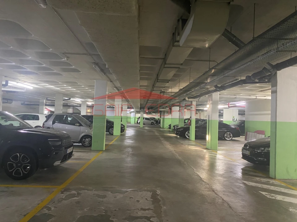 Garagem para Venda em São Mamede de Infesta e Senhora da Hora Foto 5