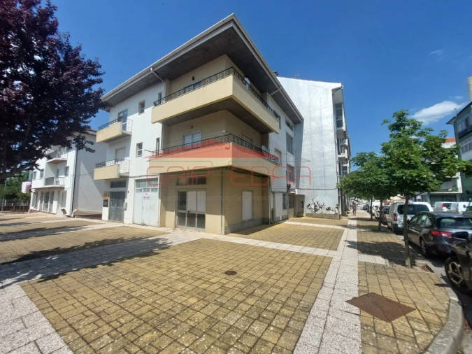 Armazém para Venda em Guarda