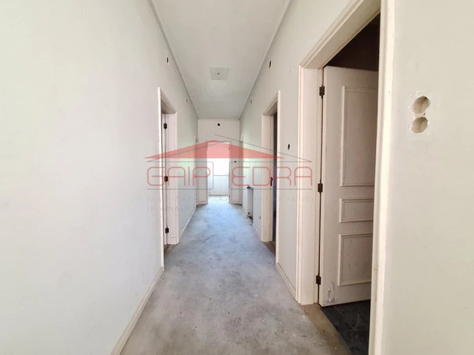 Moradia T6 para Venda em São João da Madeira Foto 39