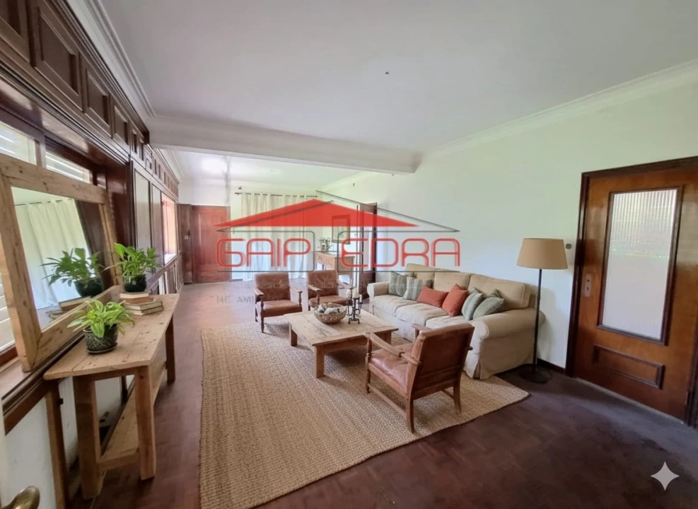 Moradia T6 para Venda em São João da Madeira Foto 5