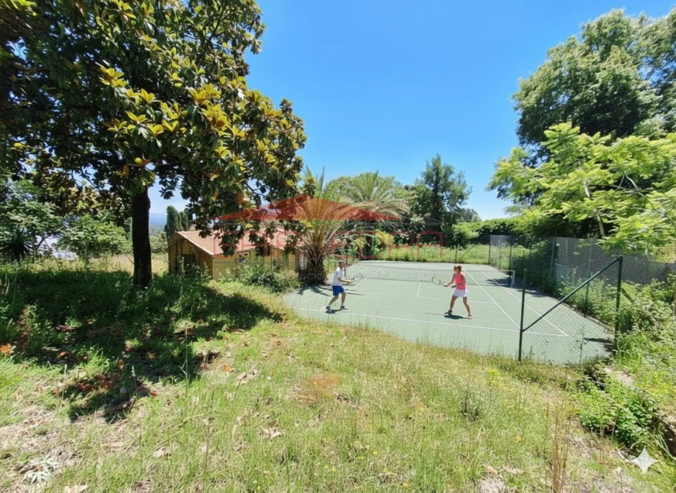 Moradia T6 para Venda em São João da Madeira Foto 6