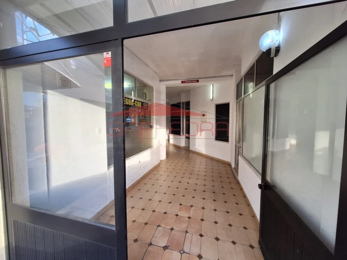 Loja para Venda em Lourosa Foto 2