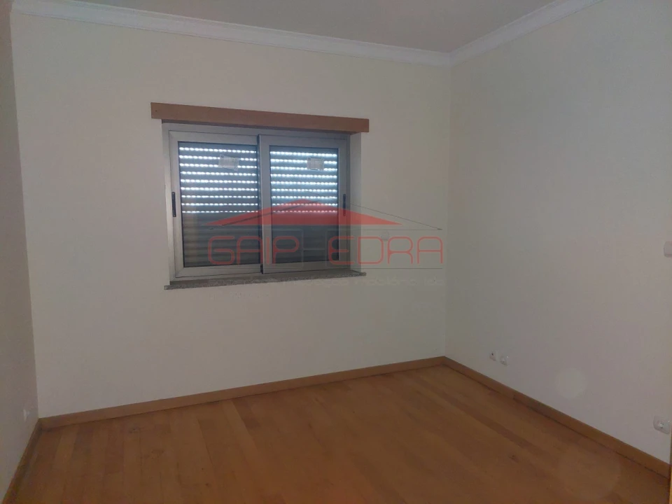 Moradia T7 para Venda em Carvalho Foto 8