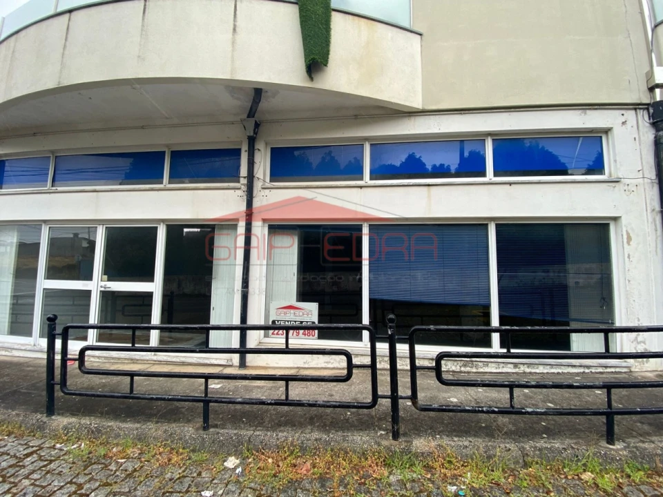 Loja para Venda em Santa Maria de Lamas Foto 19