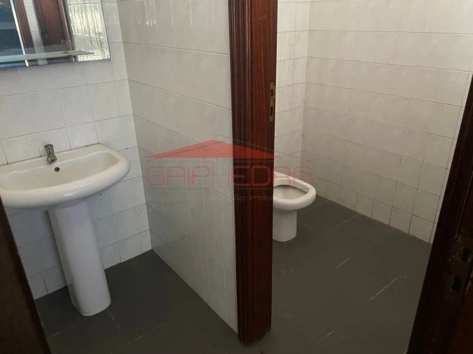 Loja para Venda em Santa Maria de Lamas Foto 12