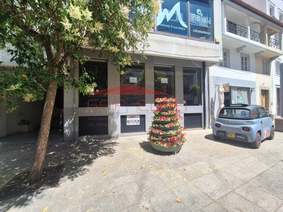 Loja para Venda em Sé, Santa Maria e Meixedo Foto 16