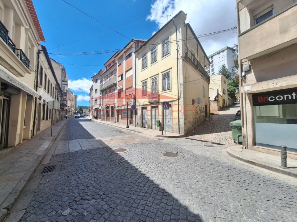 Loja para Venda em Sé, Santa Maria e Meixedo Foto 18