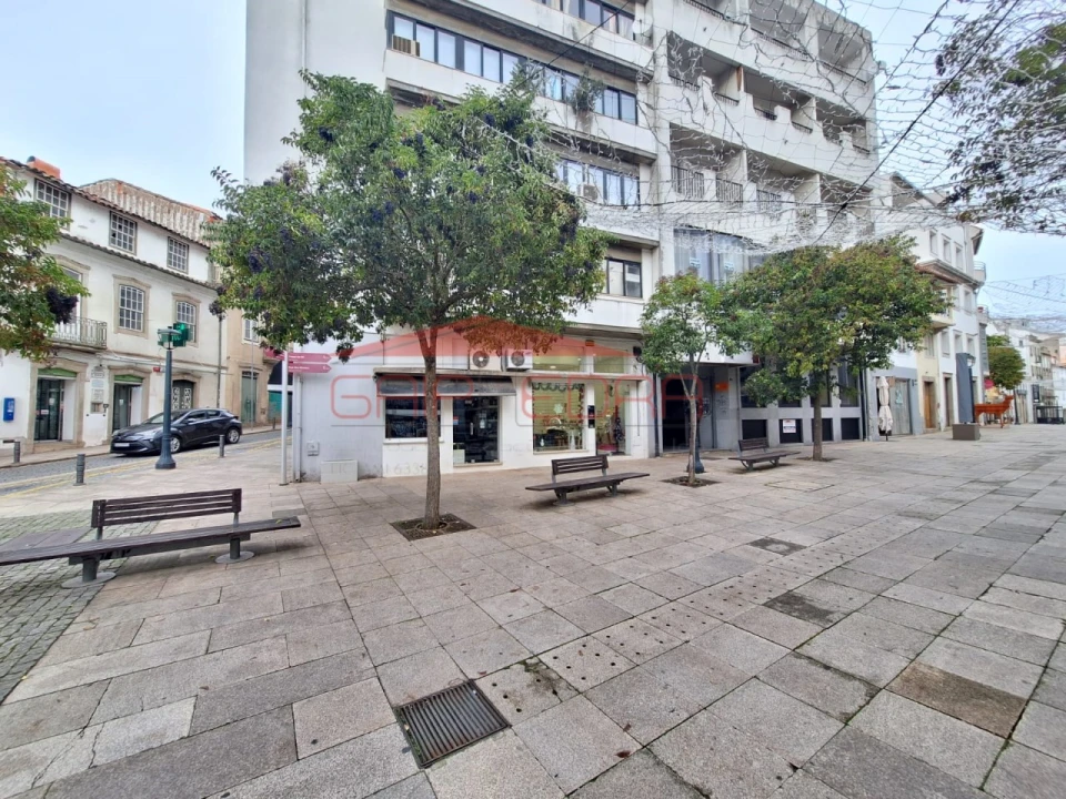 Loja para Venda em Sé, Santa Maria e Meixedo Foto 19