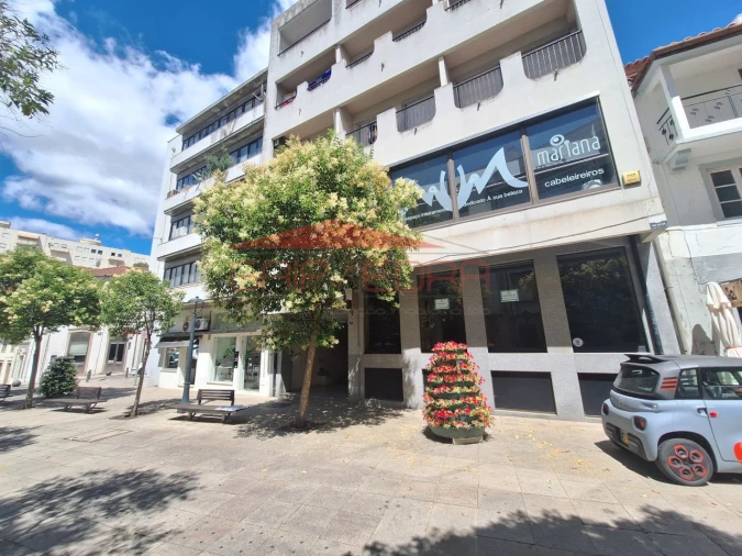 Loja para Venda em Sé, Santa Maria e Meixedo Foto 14