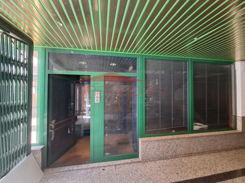 Loja para Venda em Sé, Santa Maria e Meixedo Foto 2