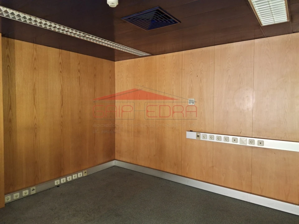 Loja para Venda em Sé, Santa Maria e Meixedo Foto 11