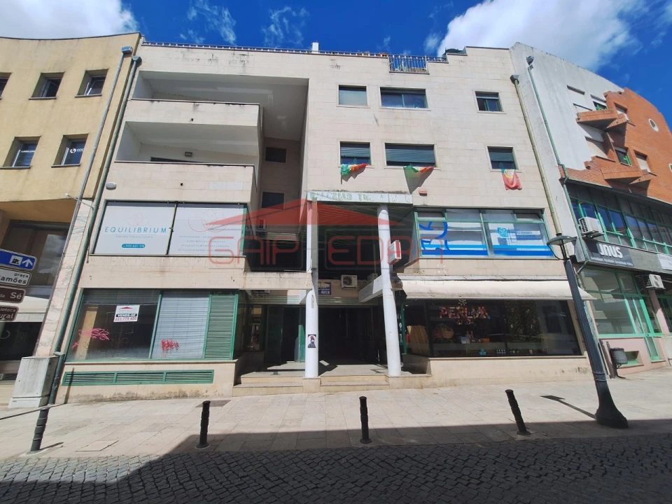 Loja para Venda em Sé, Santa Maria e Meixedo Foto 19