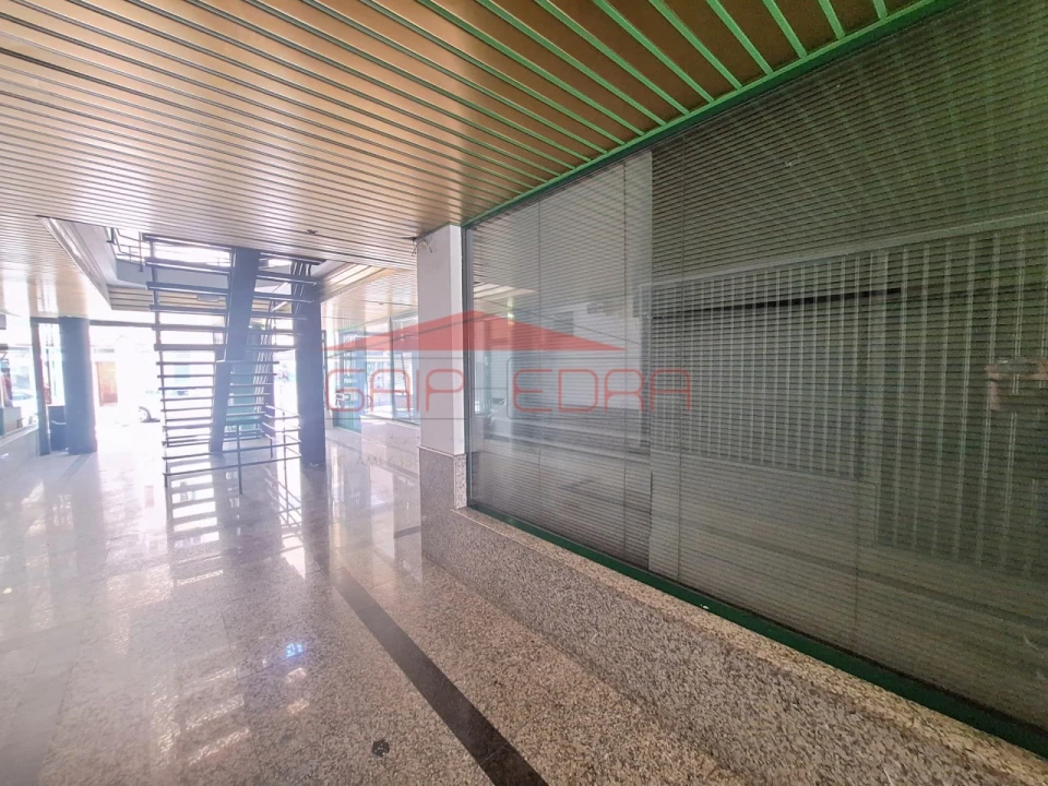 Loja para Venda em Sé, Santa Maria e Meixedo Foto 21