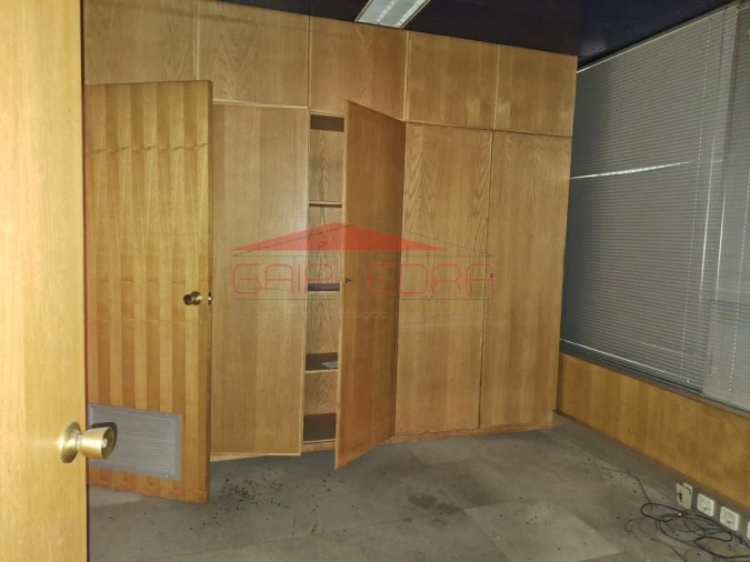 Loja para Venda em Sé, Santa Maria e Meixedo Foto 12