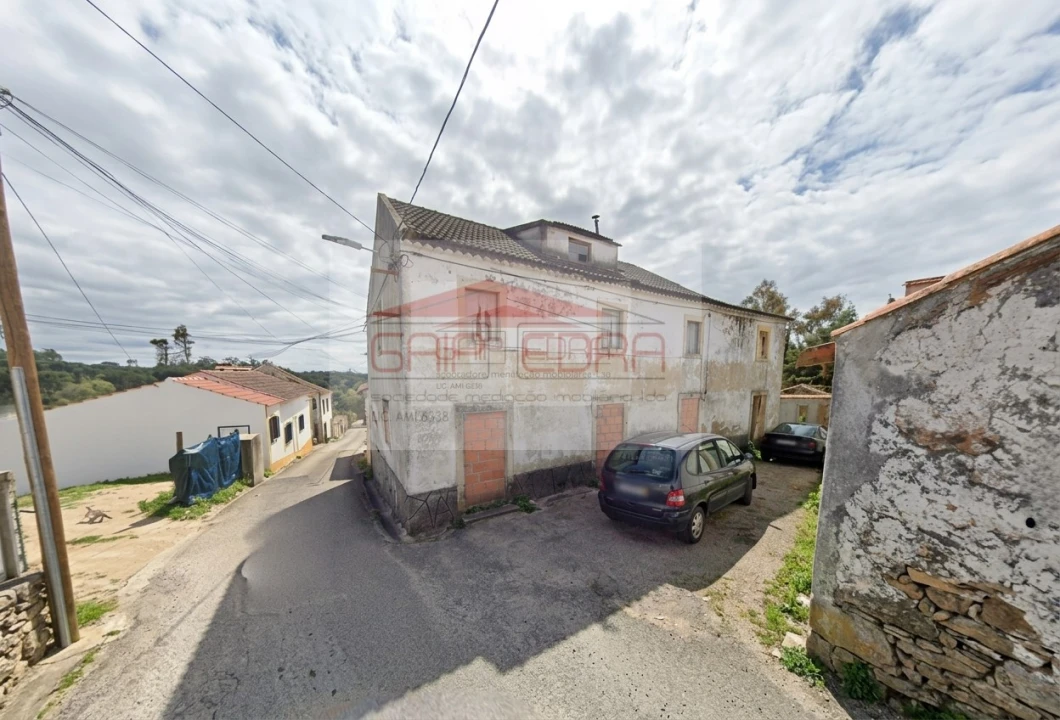 Moradia T4 para Venda em Casais e Alviobeira Foto 1