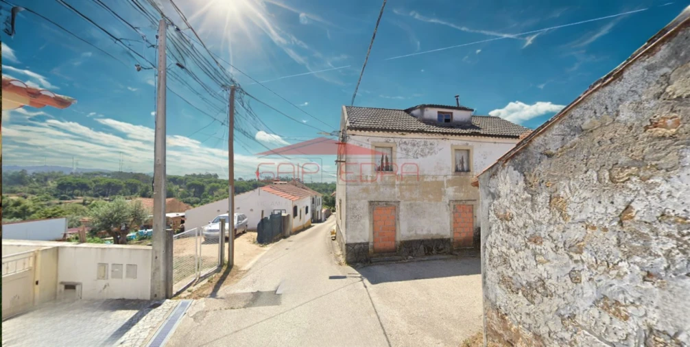Moradia T4 para Venda em Casais e Alviobeira Foto 3