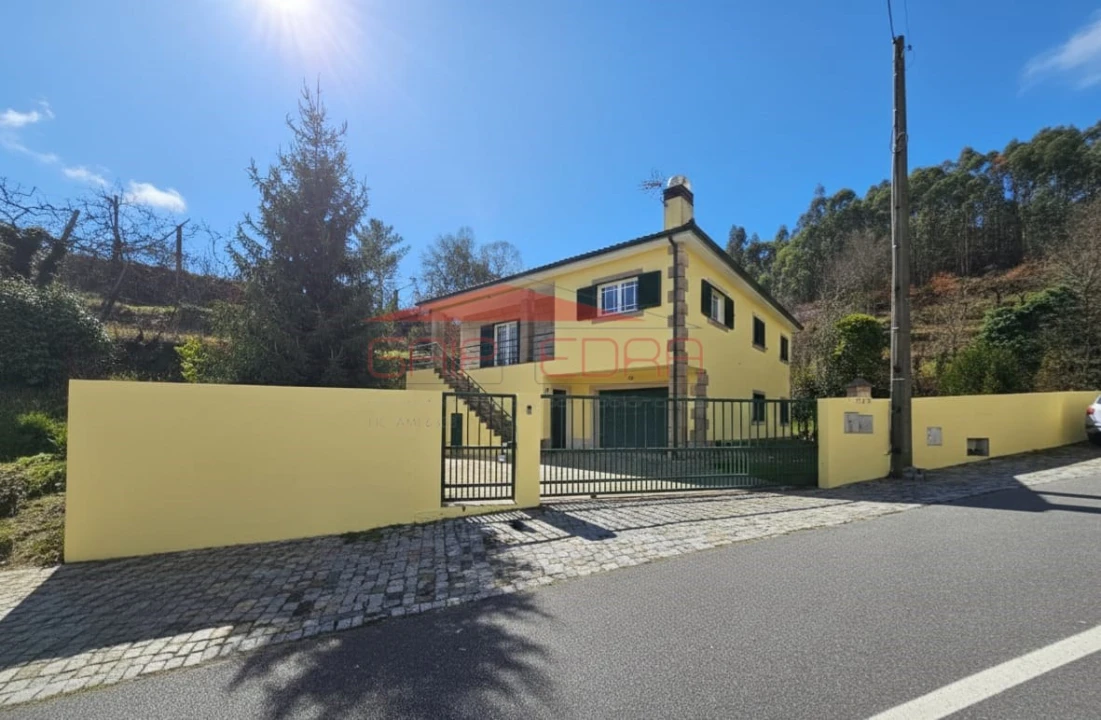 Moradia T3 para Venda em Amarante (São Gonçalo), Madalena, Cepelos e Gatão Foto 1