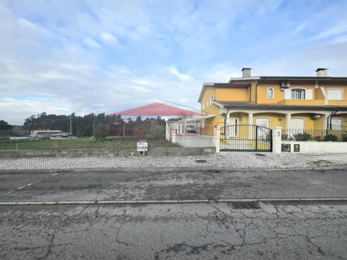 Terreno para Venda em Oiã Foto 1