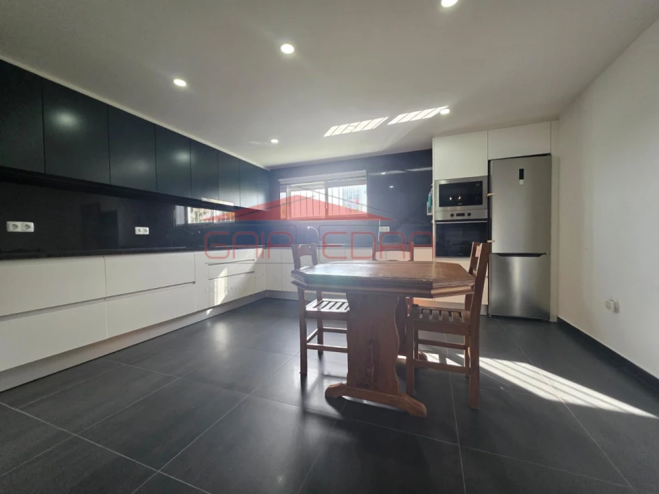 Moradia T4 para Venda em Lourosa Foto 12