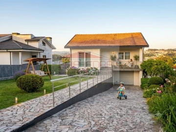 Moradia T4 para Venda em Lourosa