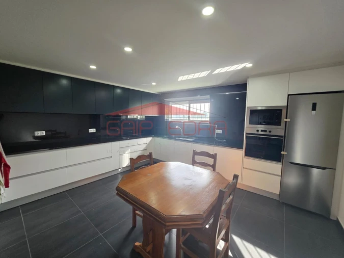 Moradia T4 para Venda em Lourosa Foto 11