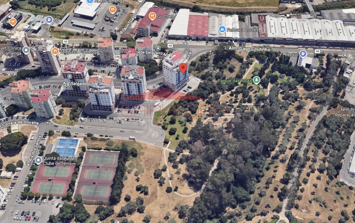 Loja para Venda em Santo António dos Cavaleiros e Frielas Foto 6