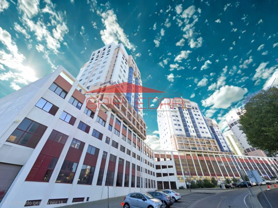 Loja para Venda em Santo António dos Cavaleiros e Frielas Foto 5