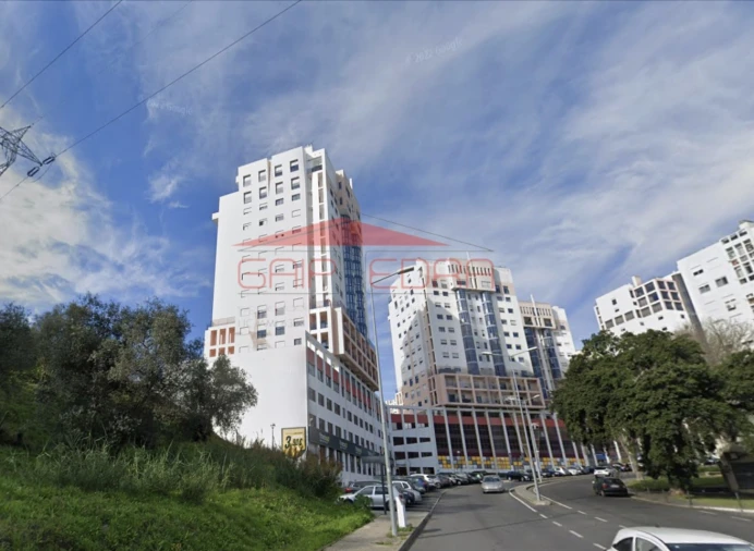 Loja para Venda em Santo António dos Cavaleiros e Frielas Foto 2