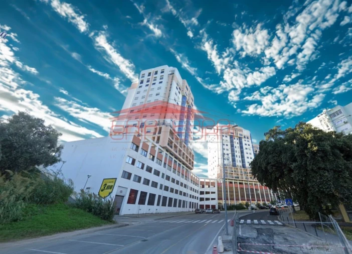 Loja para Venda em Santo António dos Cavaleiros e Frielas Foto 3