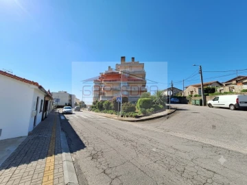 Armazém para Venda em O. Azeméis, Riba-Ul, Ul, Macinhata Seixa, Madail