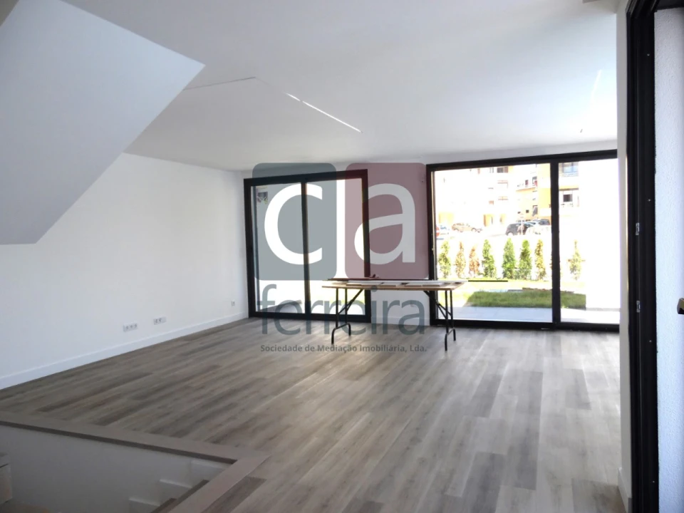 Moradia T4 para Venda em Carcavelos e Parede Foto 5