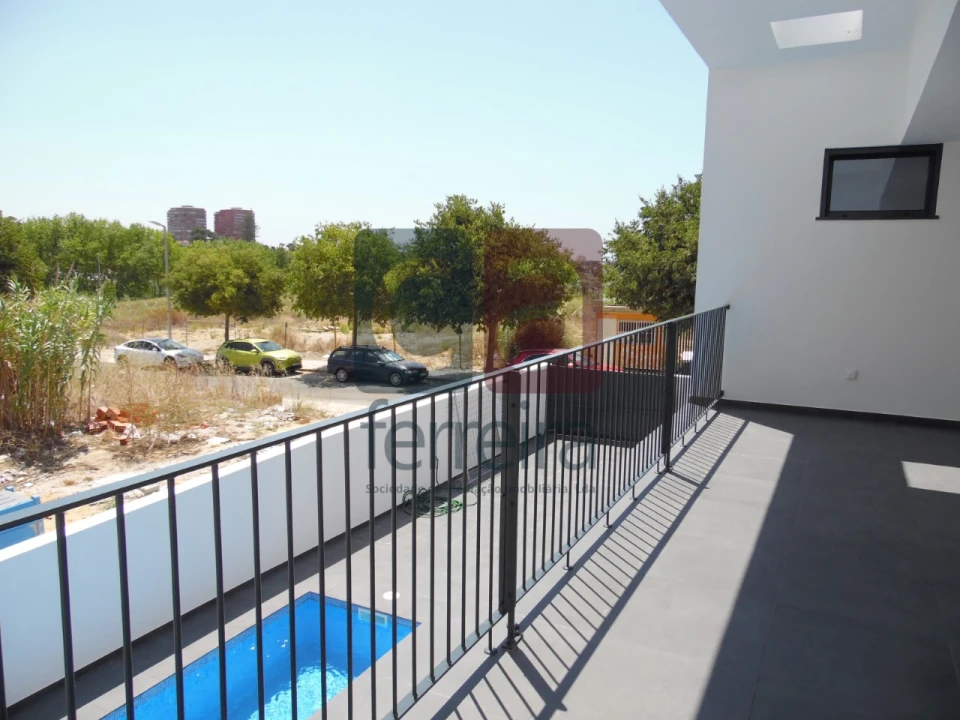 Moradia T4 para Venda em Carcavelos e Parede Foto 7