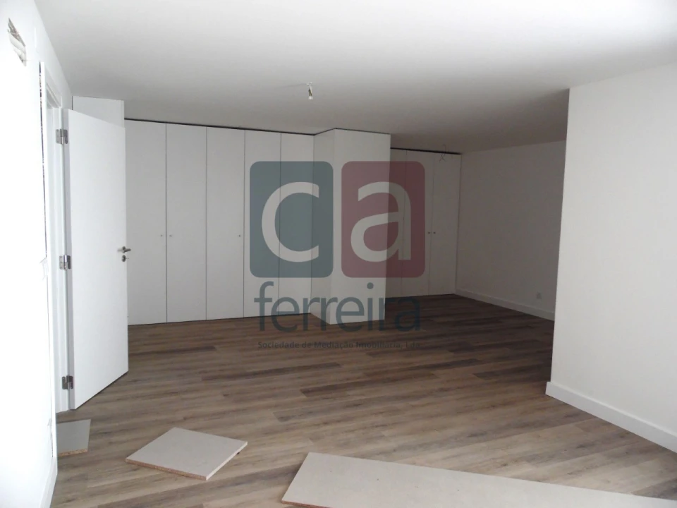 Moradia T4 para Venda em Carcavelos e Parede Foto 13