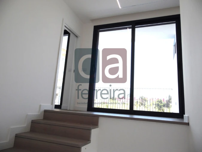 Moradia T4 para Venda em Carcavelos e Parede Foto 8