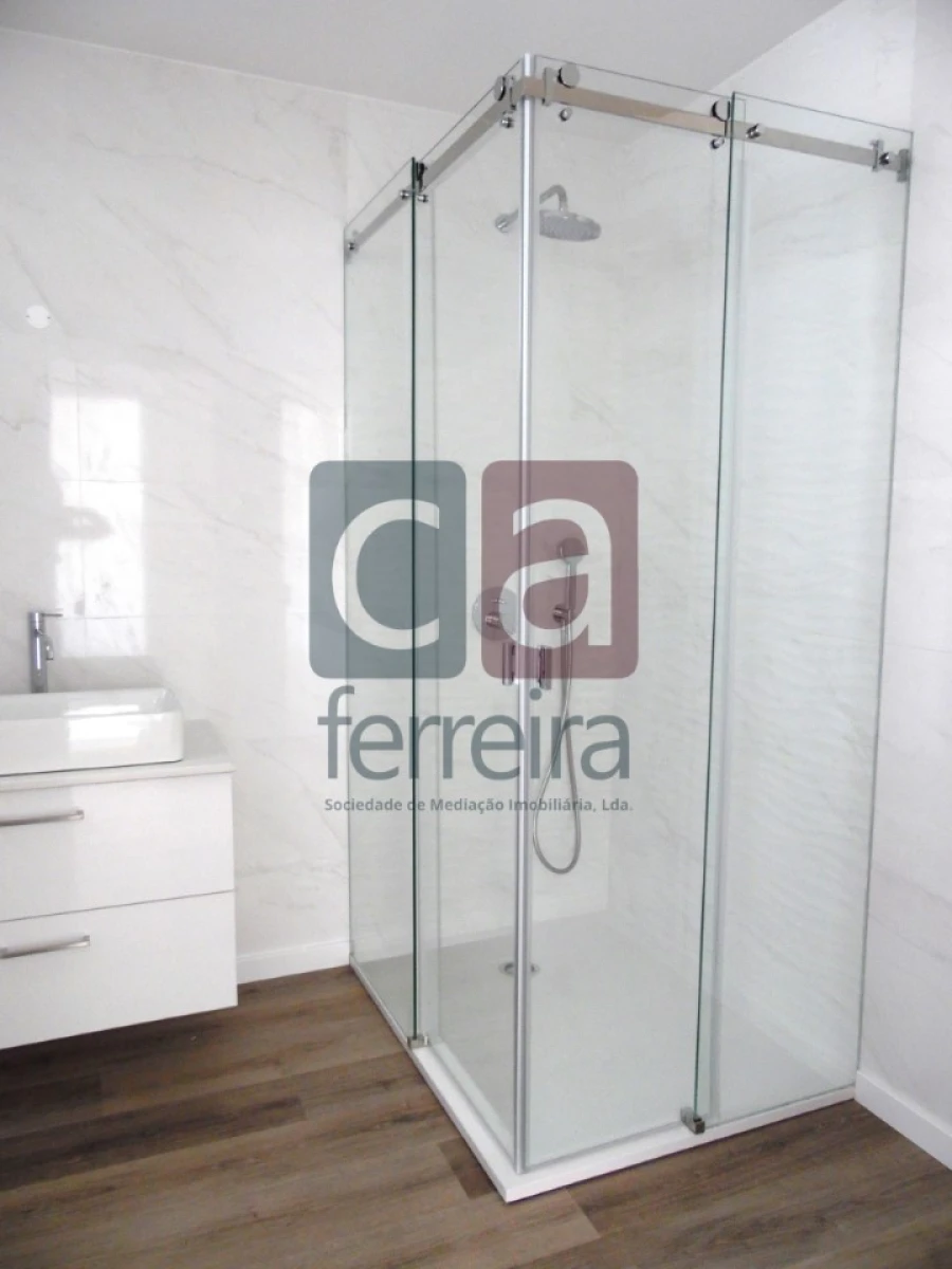 Moradia T4 para Venda em Carcavelos e Parede Foto 16