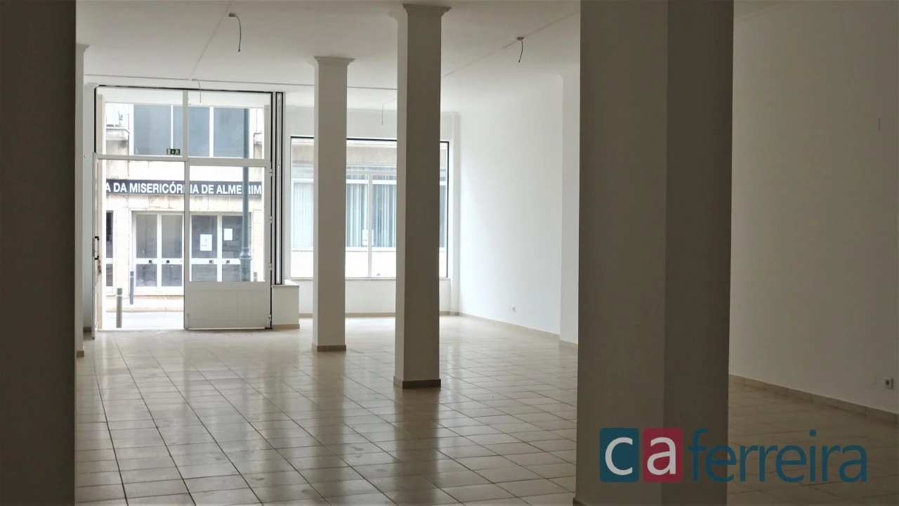 Loja para Venda em Almeirim Foto 13